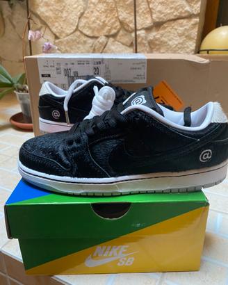 Scarpe Nike SB DUNK LOW x MEDICOM TOY - tg. 35