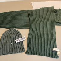 Cuffia e sciarpa Sisley