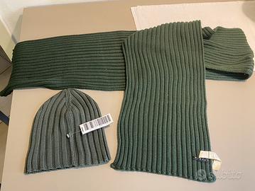 Cuffia e sciarpa Sisley