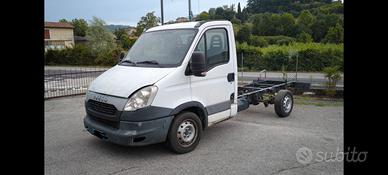 IVECO 35S11  a telaio passo 3450 motore rotto 