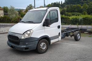 IVECO 35S11  a telaio passo 3450 motore rotto 