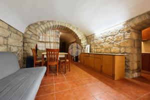 MONOLOCALE A MANFREDONIA