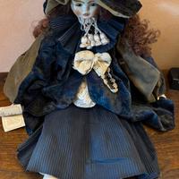 BAMBOLA DI PORCELLANA