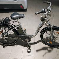 Bicicletta pedalata assistita