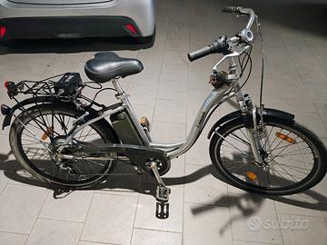 Bicicletta pedalata assistita
