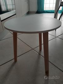 tavolino bianco 