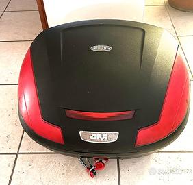 Baule GIVI completo di piastra Givi M5