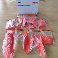 Kit componenti in plastica originali KTM