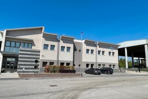 Albaredo d'adige: capannone artigianale industrial