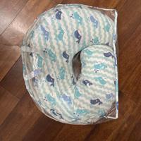 Cuscino allattamento neonato con balene