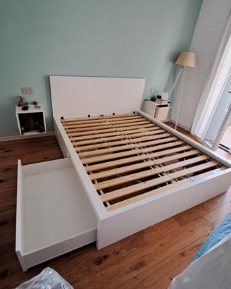 Letto IKEA MALM matrimoniale con 4 cassetti conten