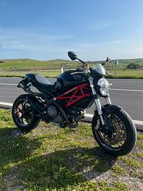 Ducati monster 796