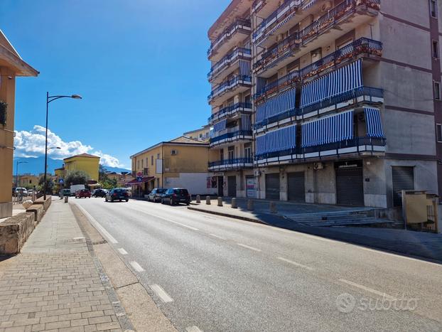 Via Ceffato Locale in buono stato