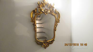 Specchiera d'Epoca in Legno Intagliato a Mano