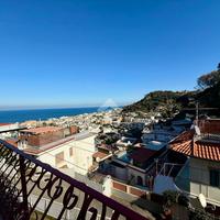 3 LOCALI A CASAMICCIOLA TERME