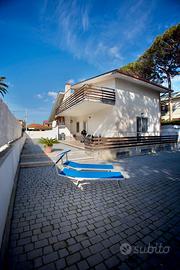 Casa vacanza 11 posti a due passi dal mare (Anzio)