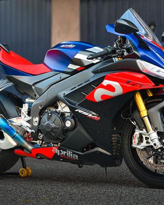 aprilia rsv4 factory 