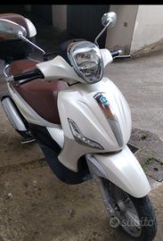 BEVERLY 300 I.E. PERFETTO!!! TAGLIANDATO