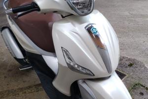 BEVERLY 300 I.E. PERFETTO!!! TAGLIANDATO