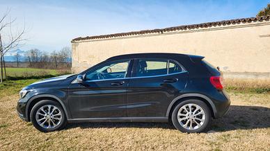 Mercdes Benz GLA 200d 4matic - 2015