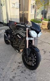 Triumph speed triple 1050 r