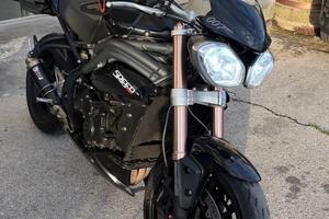 Triumph speed triple 1050 r