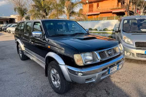 Nissan Navara double cab 2.5 tdi MOTORE NUOVO