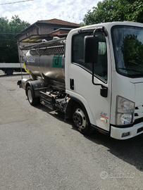 Autococarro con cisterna