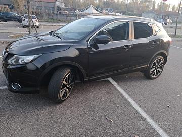 Nissan  Qashqai  Tekna  1.6 DCI  2Wd Tiptronic