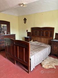 Letto matrimoniale antico