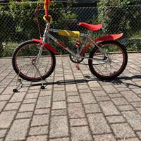 Bicicletta bmx vicini