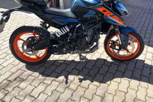 KTM Duke 125 2024, colore Blu |Garanzia ufficiale|