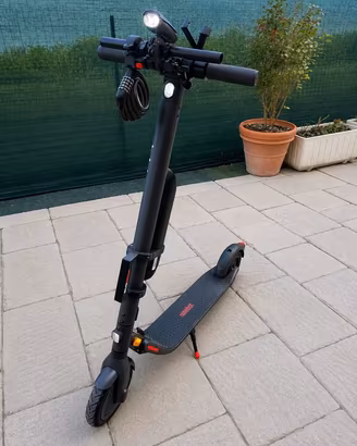 Monopattino elettrico Segway Ninebot E45E nuovo