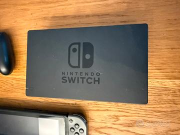Nintendo Switch con 2 Docking Station