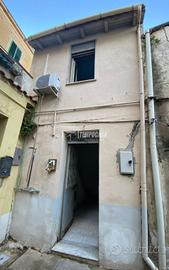 Soluzione semi indipendente in Via Orto Gemelli -
