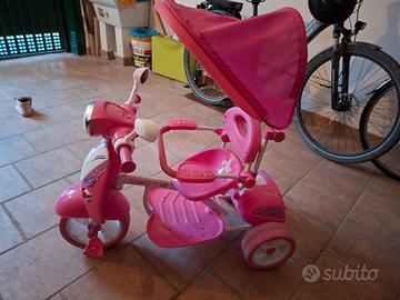 Triciclo rosa