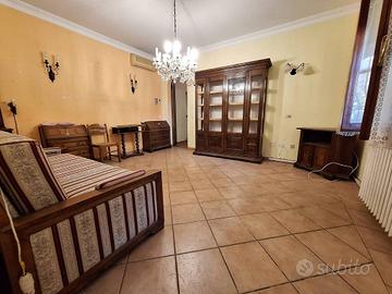Casa indipendente di 82 m² con 4 locali e box auto