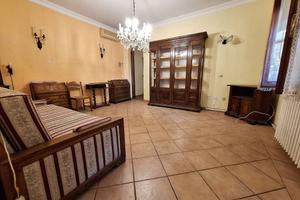 Casa indipendente di 82 m² con 4 locali e box auto