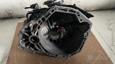 CAMBIO MANUALE COMPLETO DACIA Duster 1Â° Serie 820