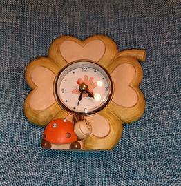 Orologio da tavolo al quarzo forma quadrifoglio 