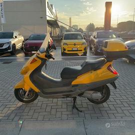Honda Foresight 250 con 24.000km