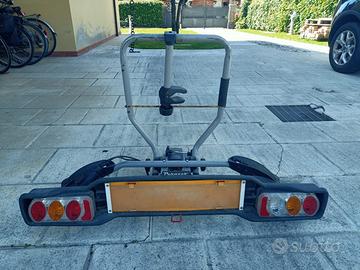 Porta bici per gancio di traino