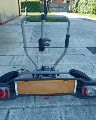 Porta bici per gancio di traino