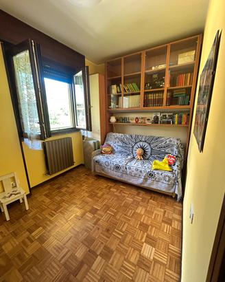 Mobile a ponte e divano letto