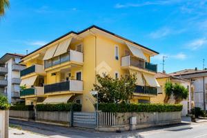 3 LOCALI A ALBA ADRIATICA