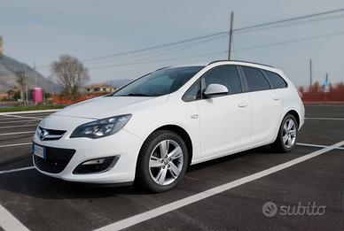 Opel Astra Sport Tourer 1.7 CDTI - 110 CV - 81 KW.