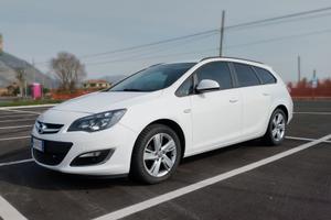 Opel Astra Sport Tourer 1.7 CDTI - 110 CV - 81 KW.