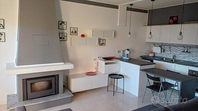 Bilocale arredato con terrazzo vista lago