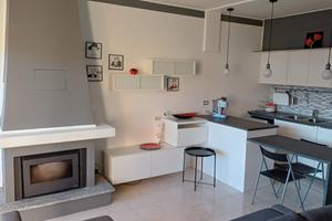 Bilocale arredato con terrazzo vista lago