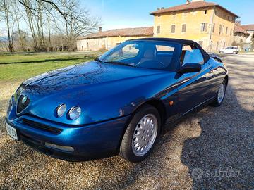 alfa romeo 916 spider